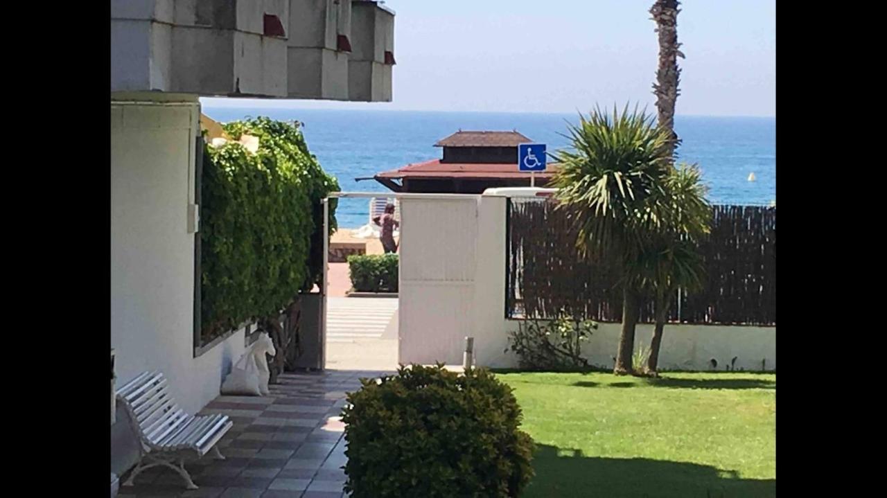 Romántico piso de la playa Fenals Lloret de Mar Exterior foto